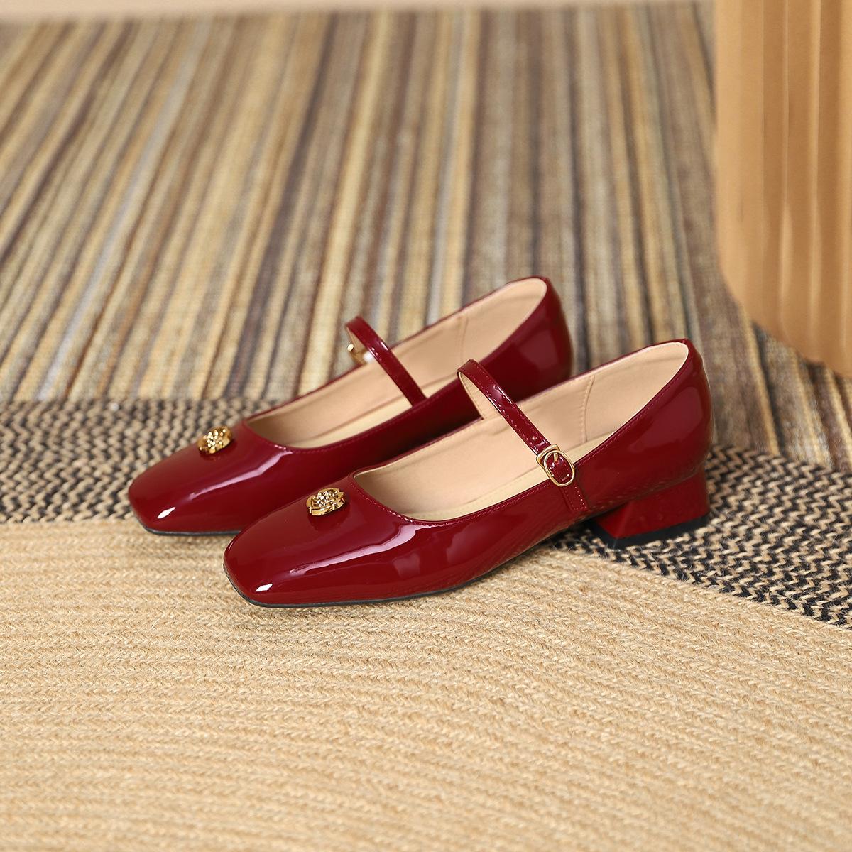 

Туфли Мэри Джейн для женщин Туфли-лодочки на низком каблуке Женские повседневные нарядные туфли Мэри Джейн на низком каблуке с толстым блочным каблуком и регулируемым ремешком на щиколотке 34 бордовый