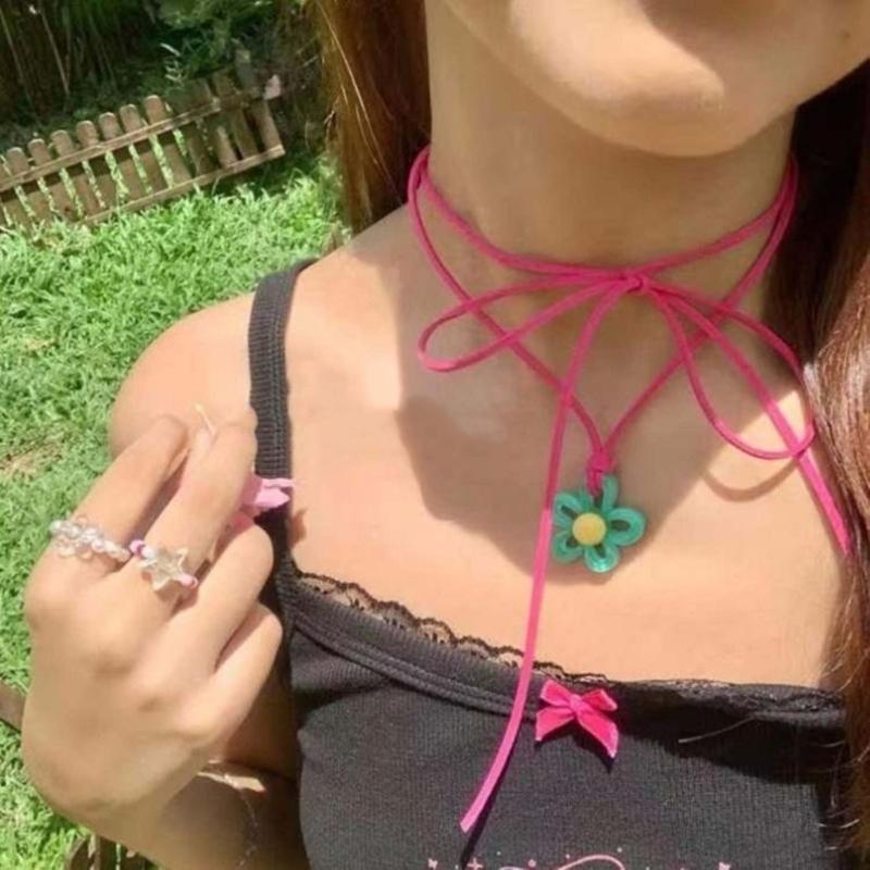 Colorful Hollow Flower Resin Crafts Cute Five-Petaled Flower Accessories Cute Hairpin Phone Cases Jewerly Decor Keychain