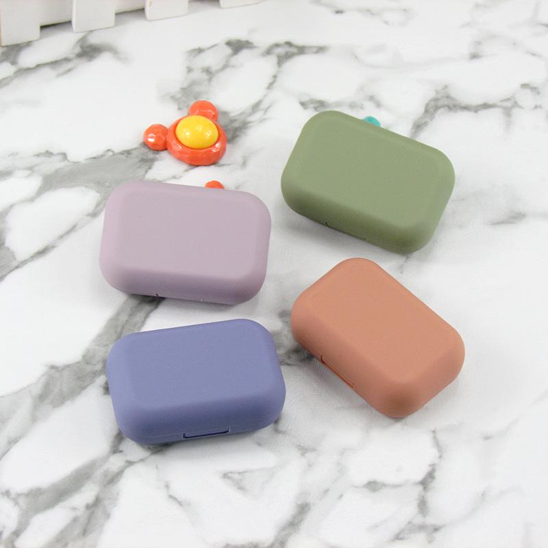 Glossy Frosted Contact Lens Case: Minimalist, Stylish, and Comfortable