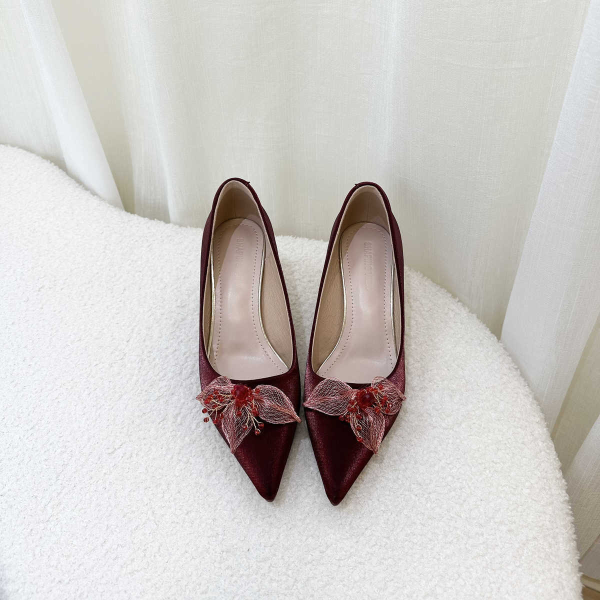 

Red not tired feet wedding shoes spring silk satin single shoes stiletto butterfly Xiuhe high heels stiletto retro women s shoes new 34 красный