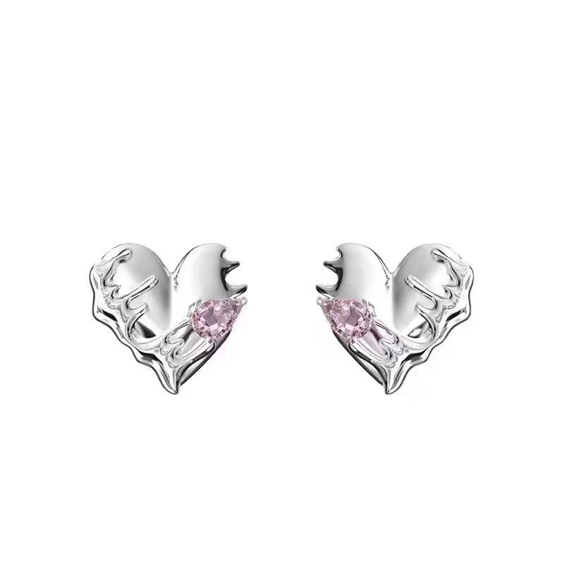 Cold wind design sense of love earrings New style trendy temperament Korean stud earrings women