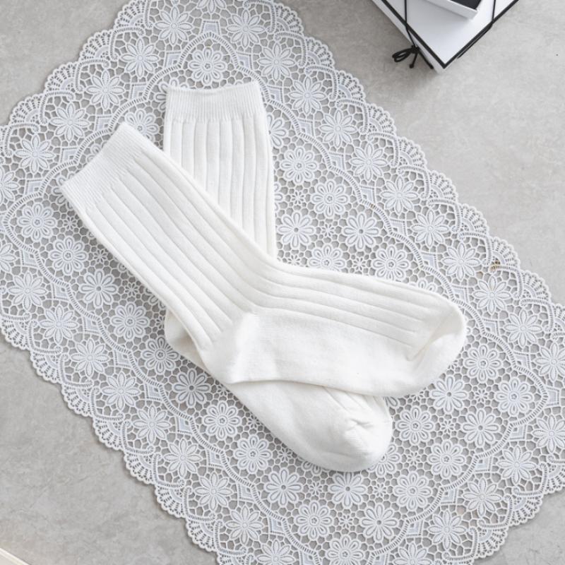 Monfoot Women S Wide Ribbed Long Neck SockS White