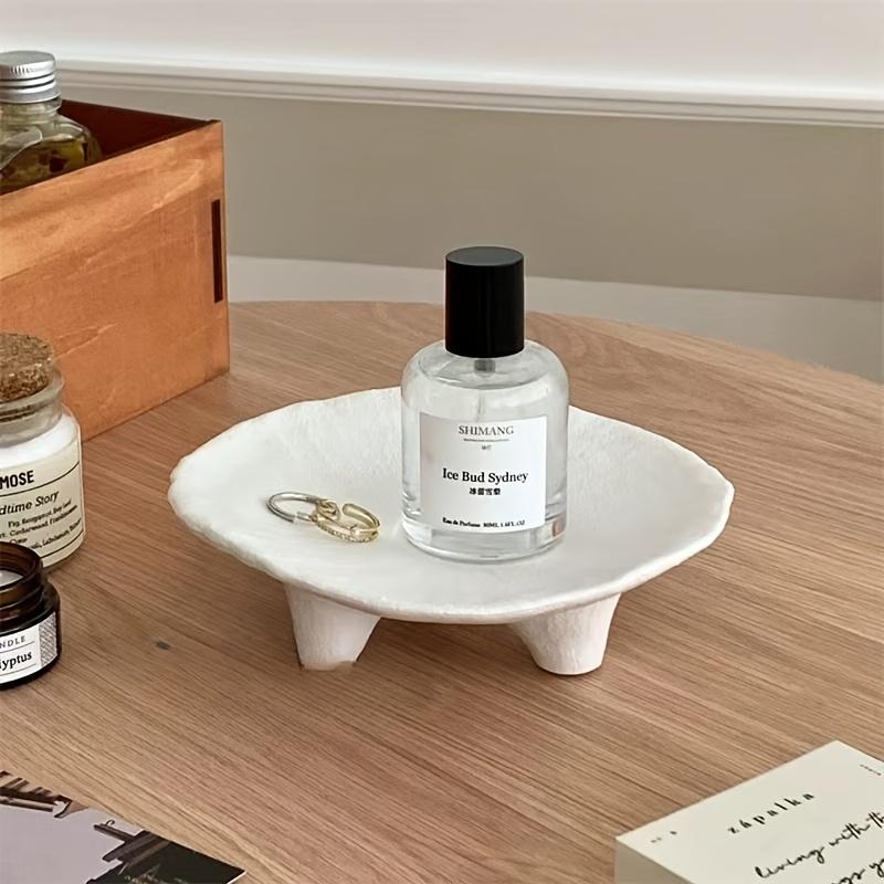 

Ceramic Jewelry Tray for Women - 1 Piece, Unique Three-Legged Art Design, Multipurpose Oval Tabletop Accessory Dish Ceramic белый