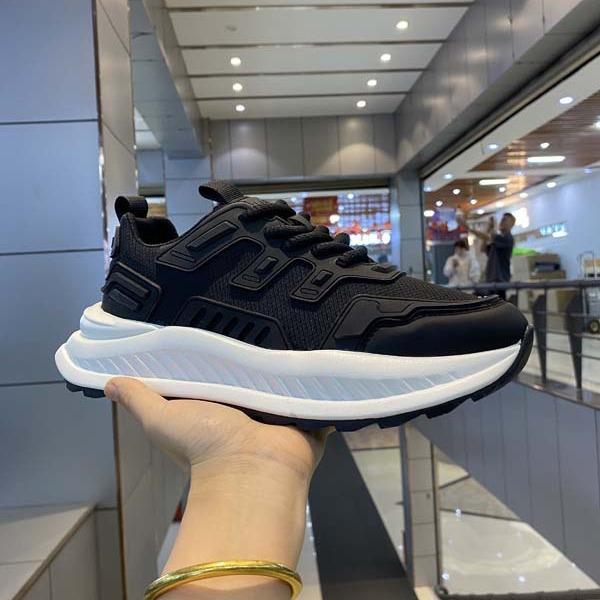 

Летняя новая обувь 2024 года для мужчин. Кроссовки. Летняя дышащая трикотажная повседневная спортивная обувь. Удобные молодежные крутые кроссовки на шнуровке. 44 чёрный