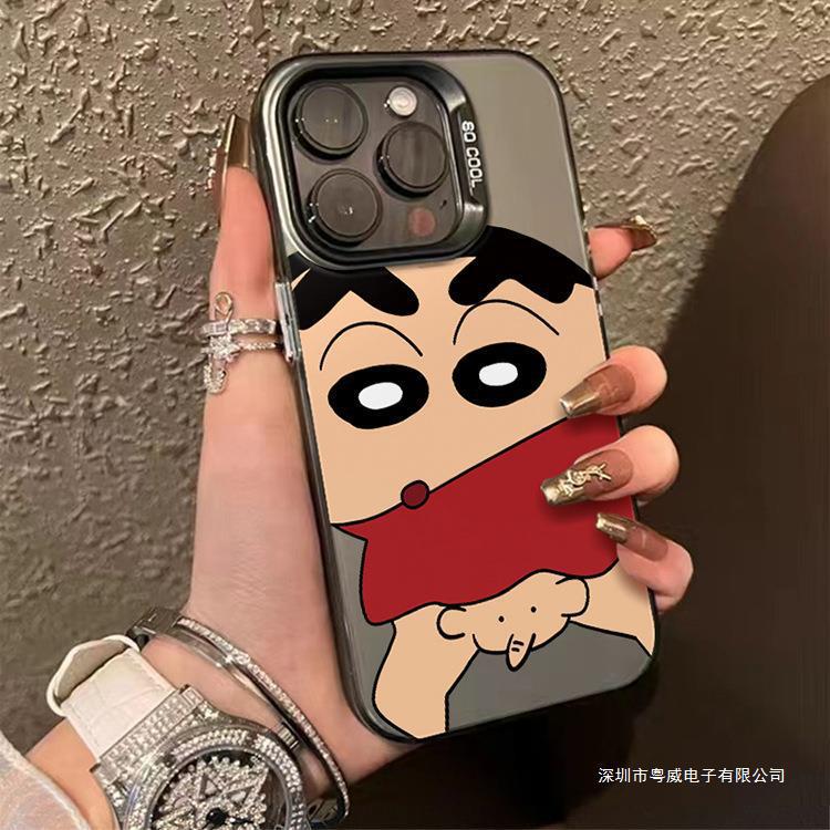 Cute and fun cartoon Crayon Shin-chan iPhone 18 Pro Max case, 16cm long, creative drop-proof protective case, 15cm long.