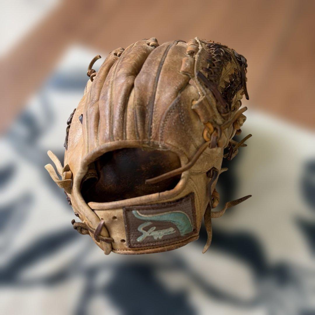 Used Kubota Slugger KSN-L7S Soft ball glove