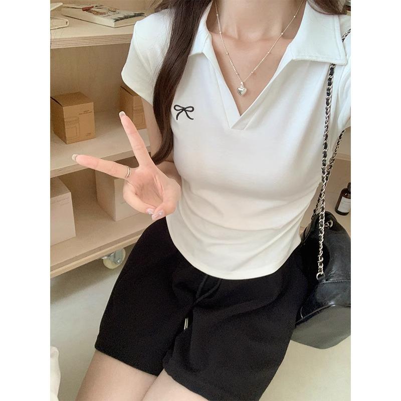 

Футболка Summer pure desire с отворотом, короткими рукавами, вышитым бантом на правом плече, короткая, миниатюрная, женская, с воротником-поло S