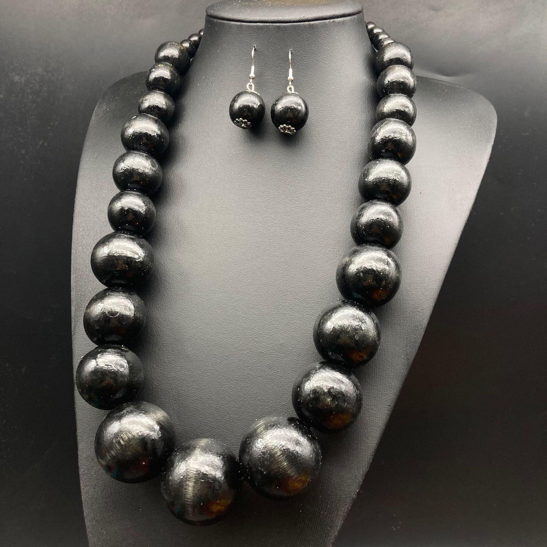 

Bohemian Wooden Bead Necklace & Earrings Set чорний