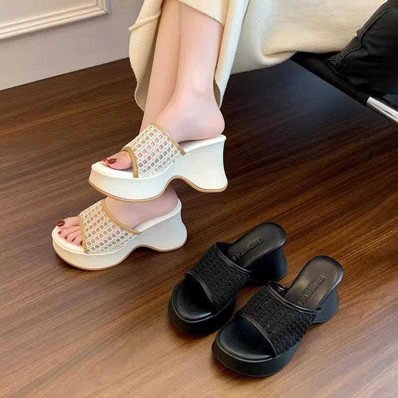 Small Thick-soled Slippers for Women's Outer Wear 2025 New Summer Height-increasing One-word Drag for Women's Fashion Rhinestone Slope Heel Sandals
