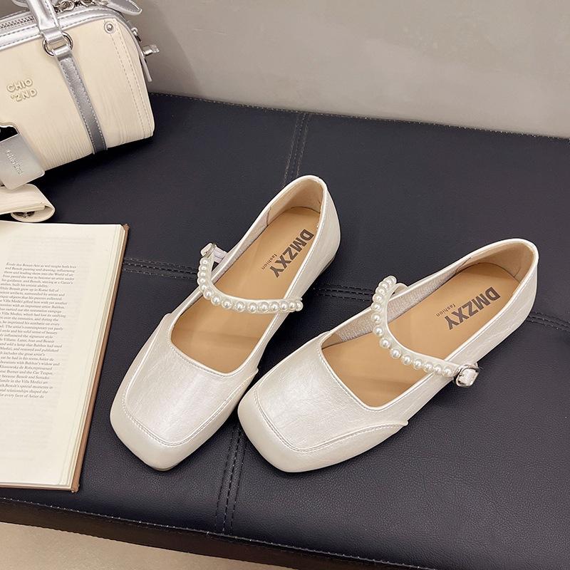 Beautiful flat-bottomed French silver light-mouth single shoes for women's 2025 new spring and autumn with skirt Mary Jane small leather shoes