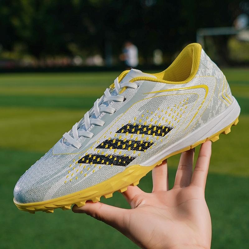 

New high-top football shoes boys teenagers students broken nails long nails lawn training shoes 30