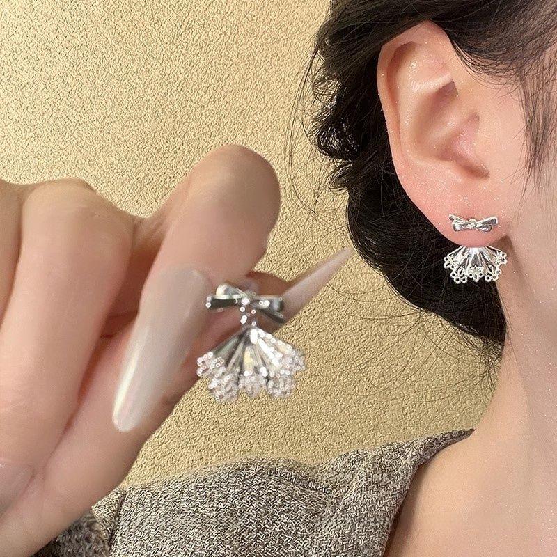 Diamond-set Flower Pearl Earrings Versatile Fashion High-end Stud Earrings Temperament Niche Personality Earrings Women