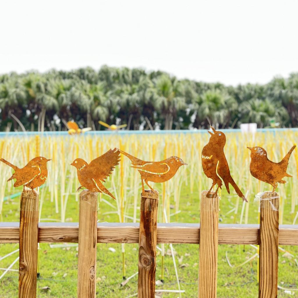 5 Iron Bird Decorations -Fence Branch Garden Wall Yard Ornaments, Paintable Birds for Outdoor Placement with Natural Rust Finish
