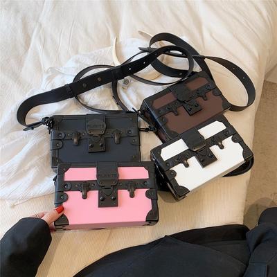 Retro Women's Niche Messenger Bag 2025: Stylish All-Match Small Square Bag