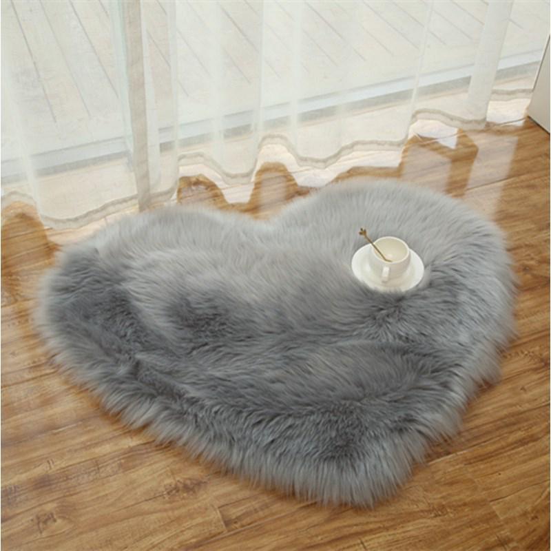 Nordic Heart-Shaped Plush Carpet - Thick Imitation Wool for Bedroom or Bay Window