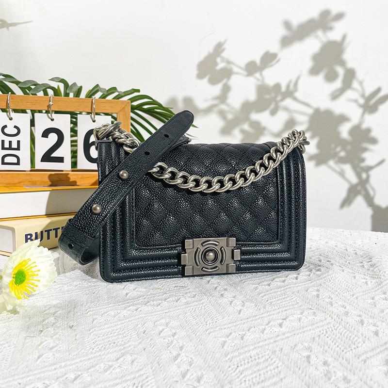 Nuova Borsa Caviale Ascella Nicchia Catena Flip Pelle Spalla High-end Lusso Leggero Quadrata Donna