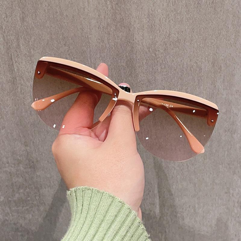 Cat Eye Shape Sunglasses for Women Vintage Retro Style UV400 Protection Glasses Women Travelling Driving Female Sunglass