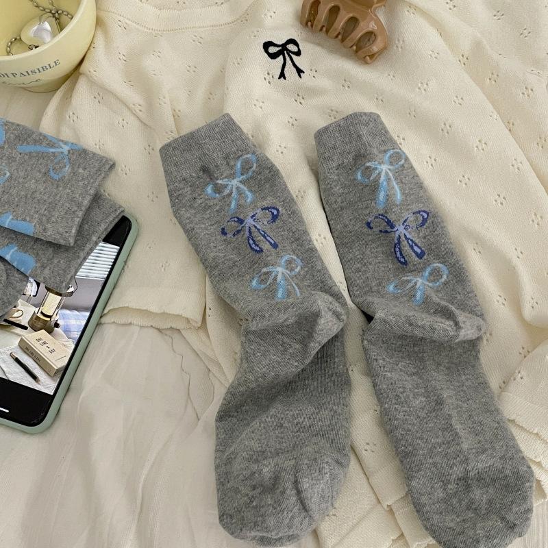 Girls Spring and Autumn New Pure Cotton Sweet Small Bow In The Tube Pile Socks