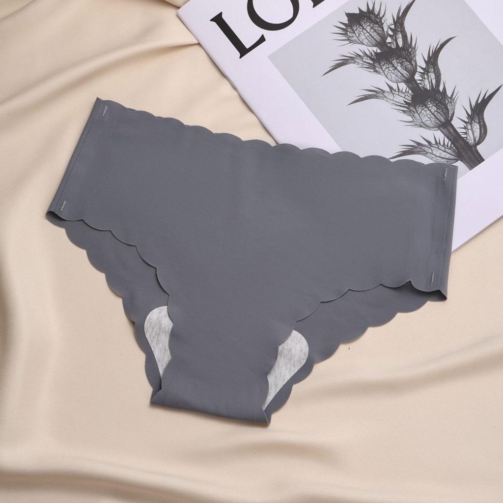 Ice Silk Seamless Low-Waist Women's Panties, Breathable with Pure Cotton Crotch, Butt Lifting, Slim Fit for Young Ladies.
