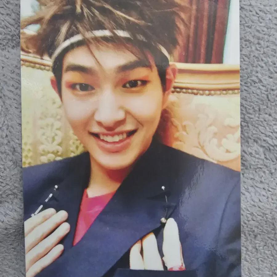 

Shinee Onew Merry To The Music Photocard