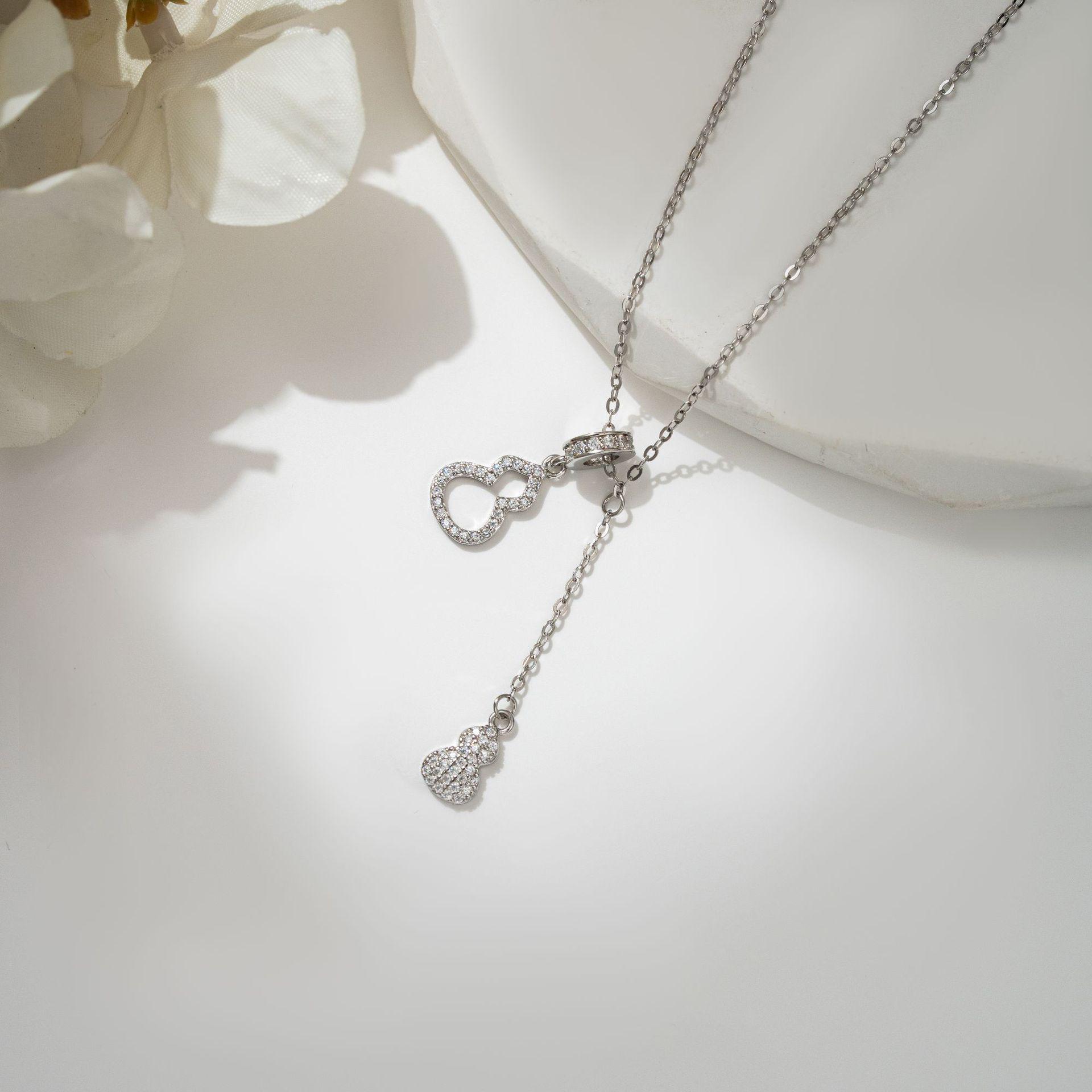 

S925 Sterling Silver Tassel Gourd Necklace - Women s Chinese Style Light Luxury Fashion Starry Sky Clavicle Chain платиновий