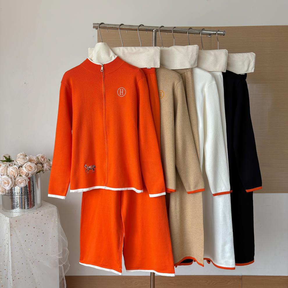 European-American Prancing Horse Embroidery Color Block Knit Outerwear & Pants Set