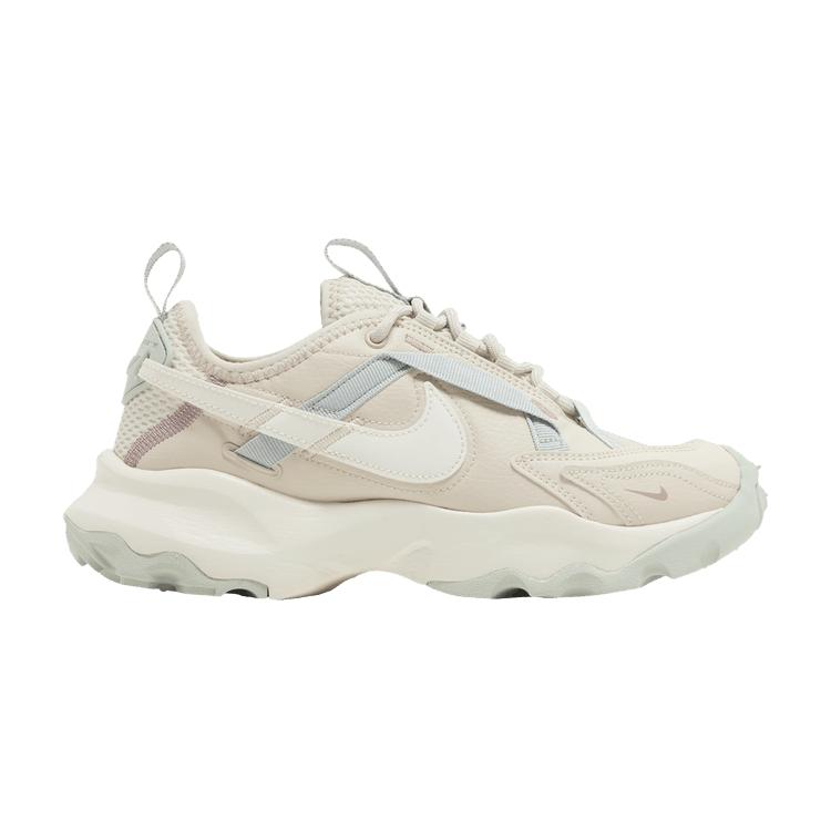 Nike Wmns TC 7900  Light Orewood Taupe  35.5