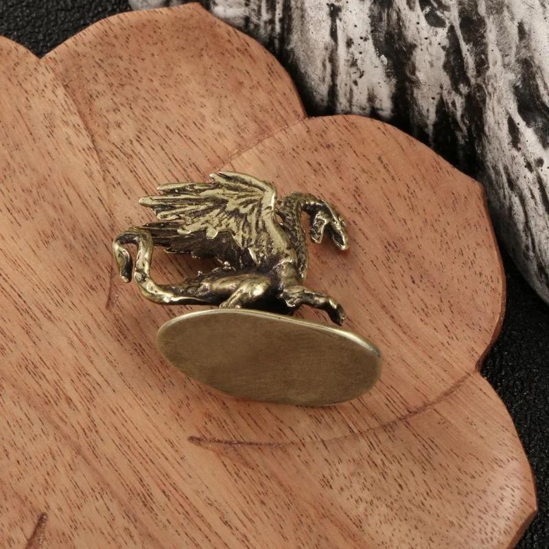 Mini Brass Ornament Demon Dragon Little Flying Dragon Statue Home Office Desk Decor Ornament Antique Handicrafts Gift Decoration