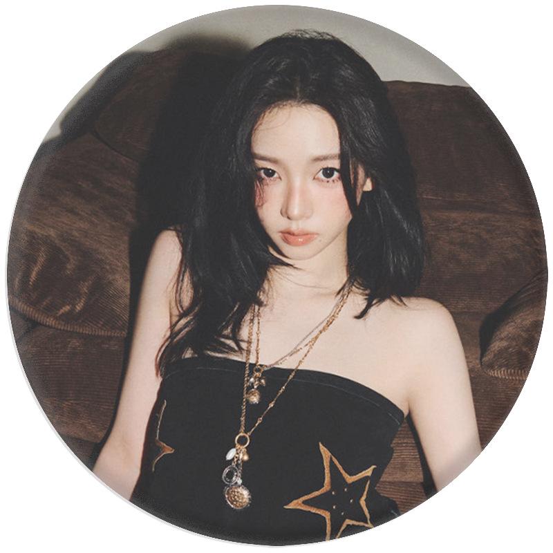 Брелок-зеркало с подвеской AESPA 2026 - Ю Джимин K-POP Мерч Badge beige