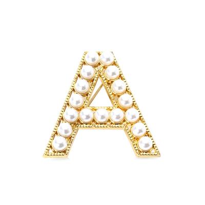 Elegante Broche Pin con Letra Mayúscula con Cuentas de Perlas Falsas para Mujer Insignia de Solapa para Traje