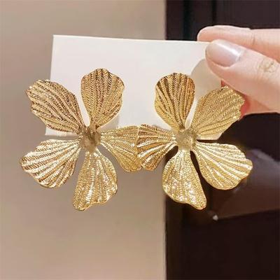No Piercing Earrings Exaggerated Large Flower Golden Earrings Simple Earrings Fashion Design Earrings
