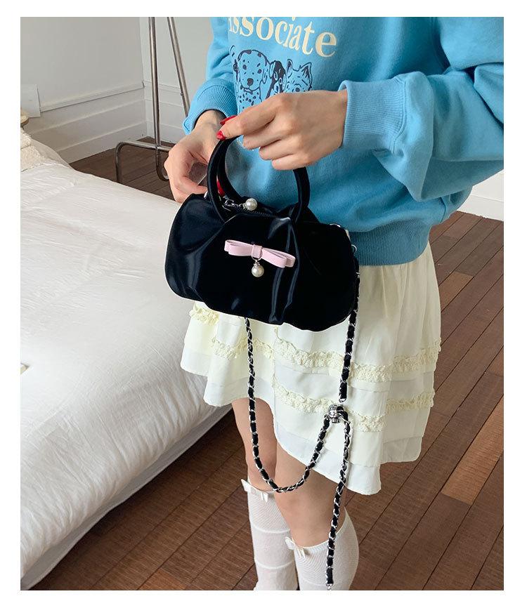 

Premium texture handbag women s 2025 spring new Korean version of simple casual shoulder bucket bag versatile messenger bag чёрный