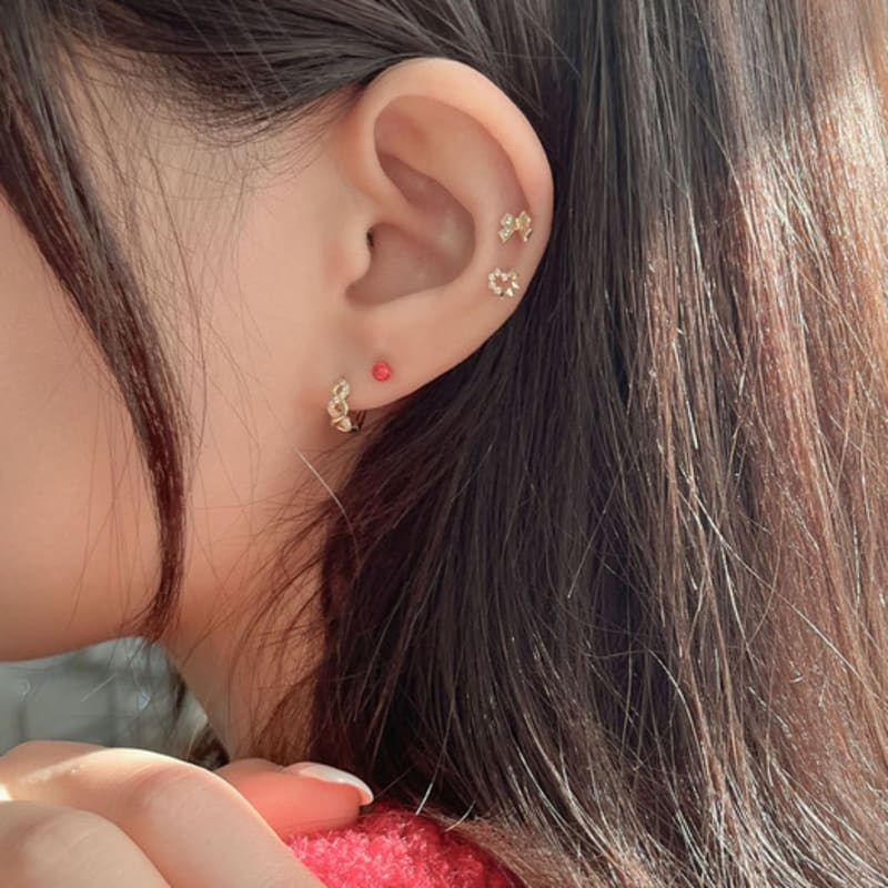 Youngglow 14k Merry Ribbon Cubic Piercing