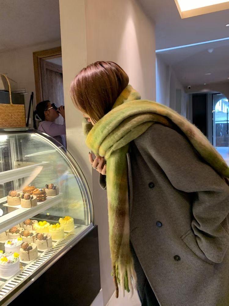 Women's Thick Plaid Yarn Scarf - Versatile, Warm, College Style for Fall/Winter