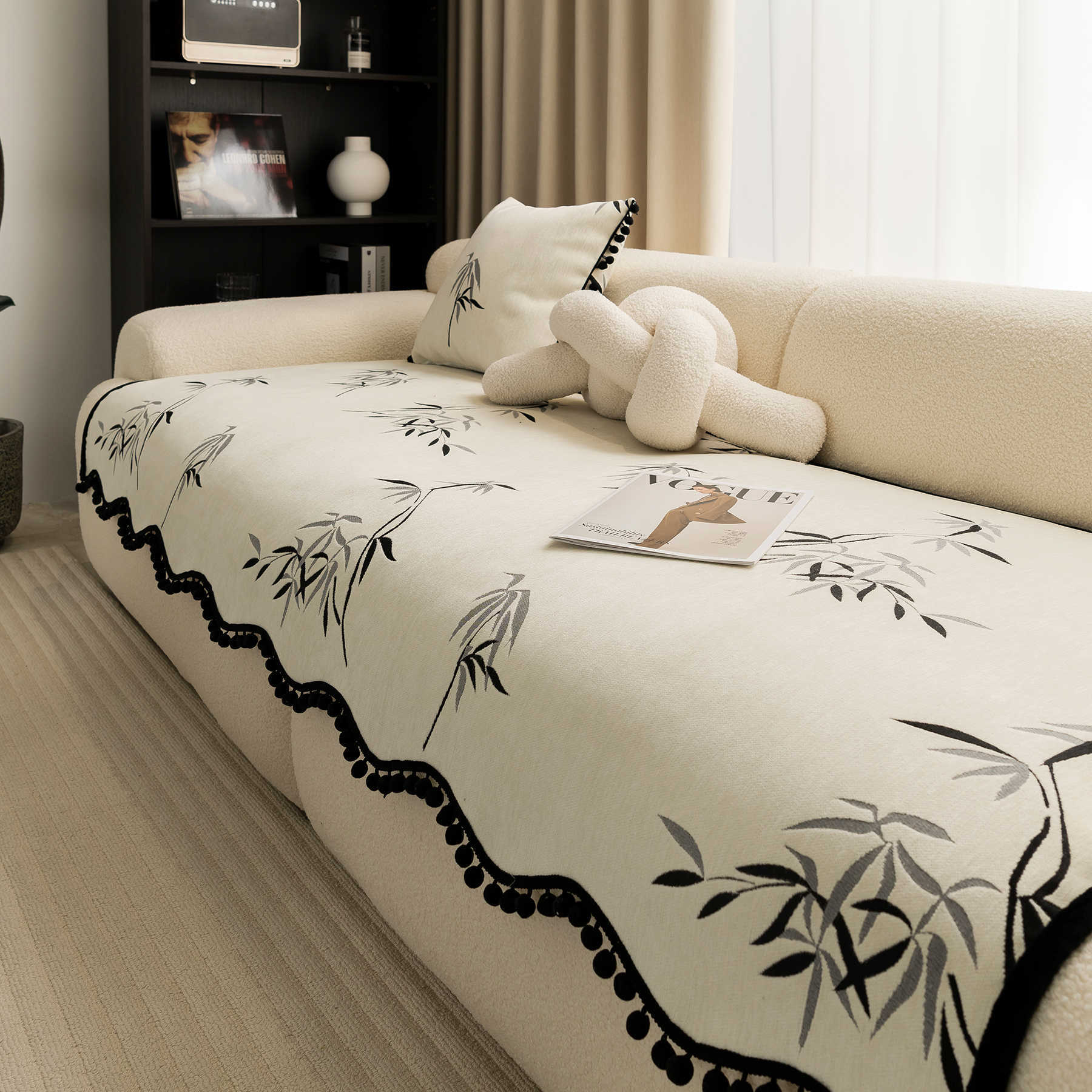 

National Tide Wind Four Seasons Fabric Sofa Cushion Chenier Non-Slip Cushion Leather Sofa Cover Pendant Fringe 70*70cm