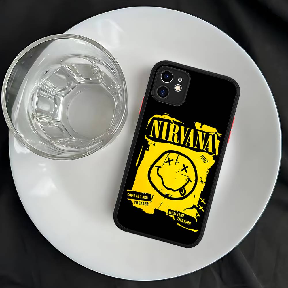 N-Nirvanaes Rock Band For IPhone 16 15 14 11 12 13 Pro Max Plus X XS MAX Matte Soft Back Phone Cover Case