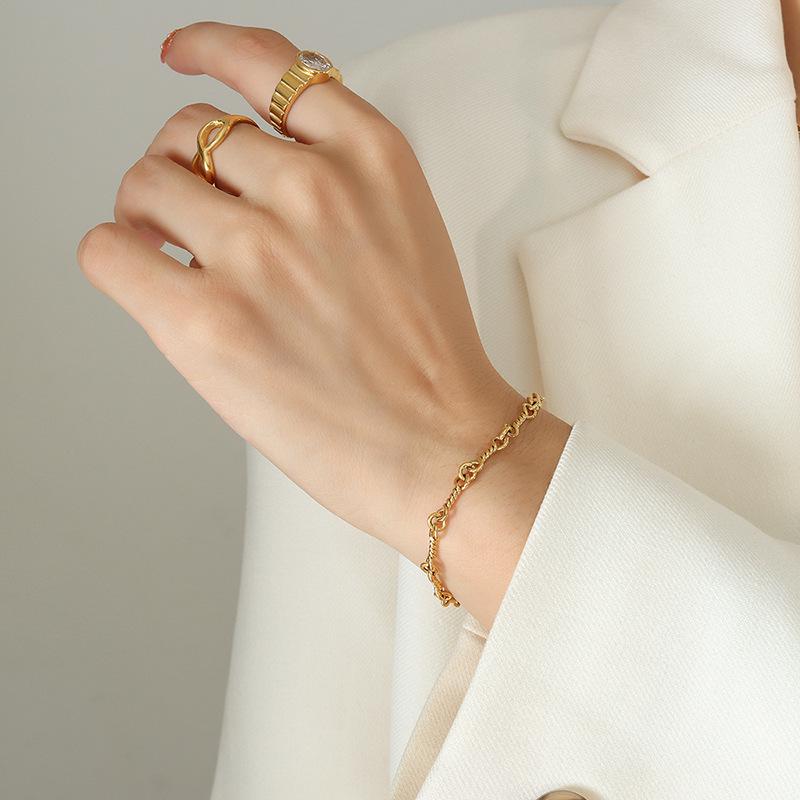 Stylish Korean Interlocking Chain Jewelry Set - Necklace & Bracelet in Copper