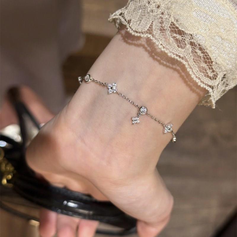Korean Fashion Four-Leaf Clover Diamond Bracelet - Elegant, Versatile Jewelry Gift for Women