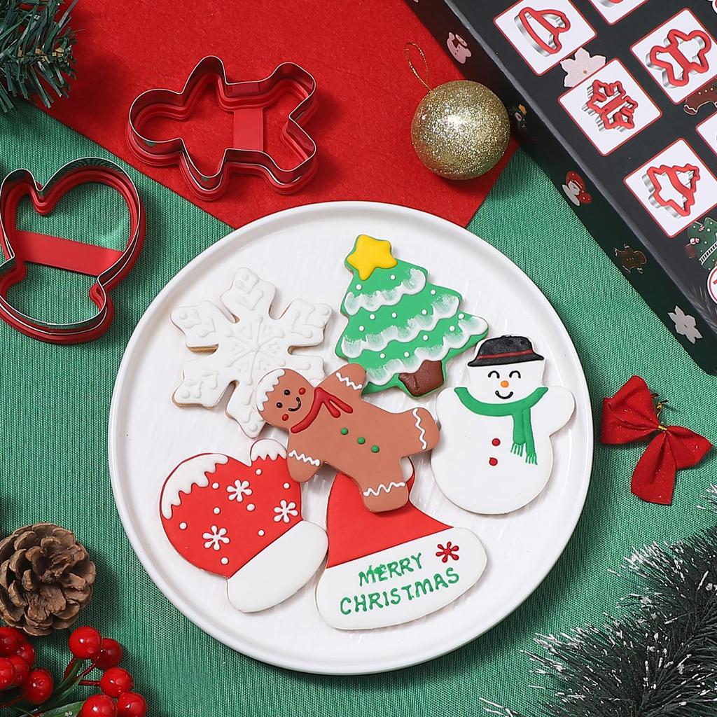 Vánoční vykrajovátka Nerezová kovová vánoční vykrajovátka Tvary vánočního stromku, sněhové vločky, hvězdy Pečicí potřeby