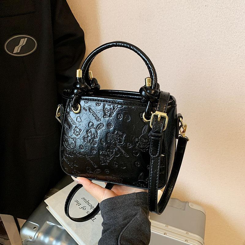 

High-end women s bags, new spring and summer fashion season, shoulder messenger bag, small square bag. чёрный