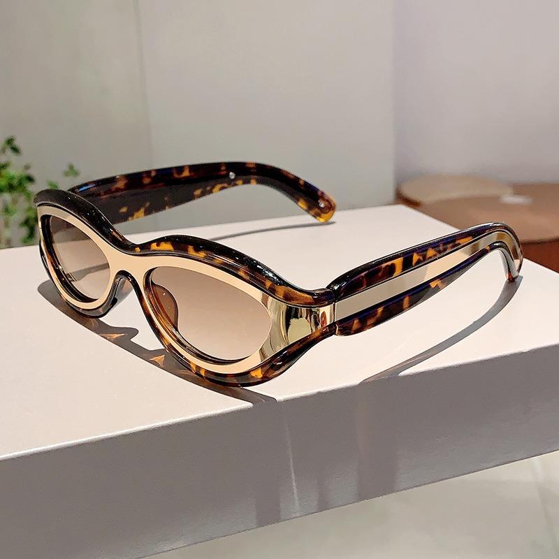 New Fashion Oval Cat Eye Sunglasses Women Men Leopard Black Frame PC Lens Vintage Brand Designer Casual Sun Protect UV400