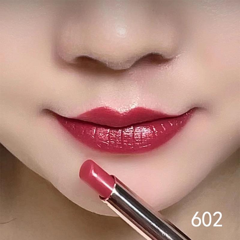 

Feimei Двусторонняя водостойкая помада и блеск: Стойкая, не выцветающая, не липкая формула.