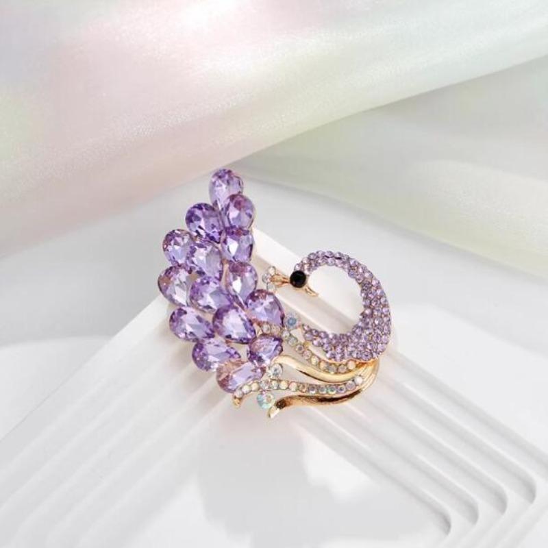 1Pc Exquisite Peacock Brooch for Men Women Retro Peafowl Animal Brooches Pins Jewelry Accessories Party Gifts