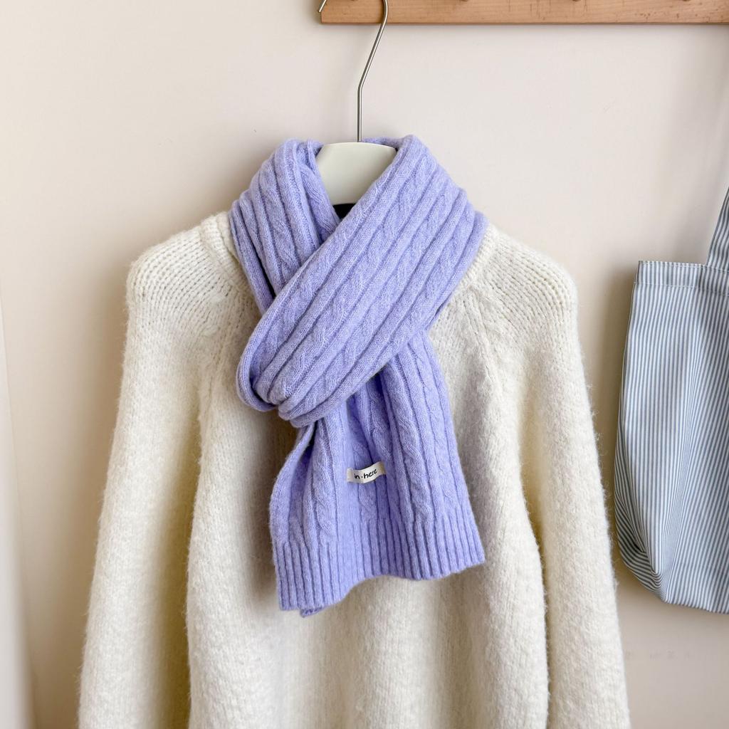 Spot autumn and winter women's models include blended scarves, eight-character twist to keep warm, and thickened versatile scarves.