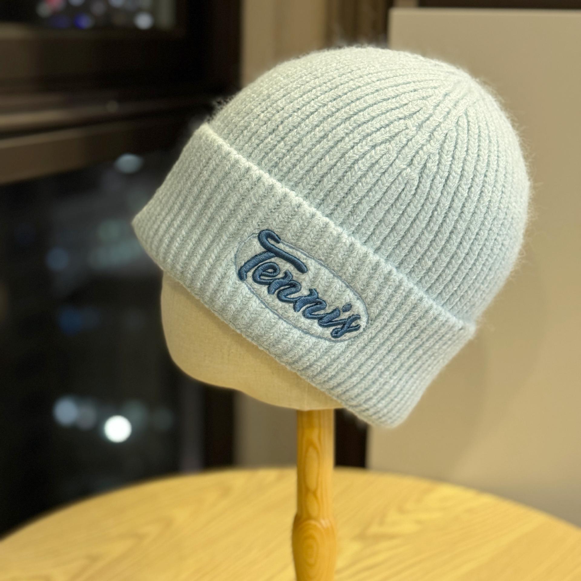 

New winter style letter-embroidered cotton hat, thickened and warm, knitted hat for women, casual and versatile, ear-protecting pullover hat Adult54-60Average Size светло-синий