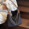 Wholesale new products simple and lightweight versatile chain underarm tote bag women's commuting versatile casual messenger bag