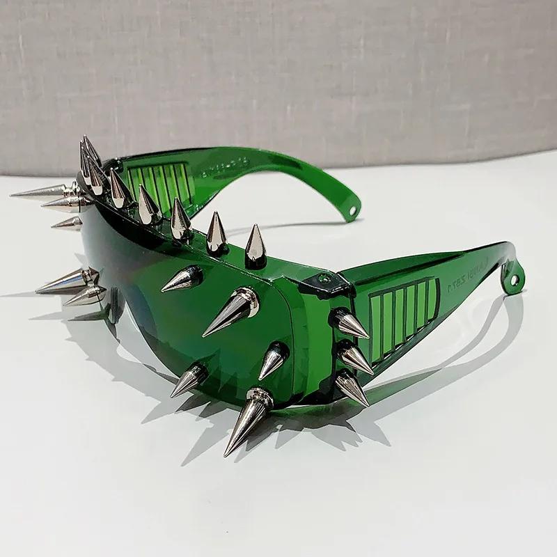 Steampunk Big Frame Nail Rivet Sunglasses Women For Men Vintage Luxury Brand Designer Sun Glasses Popular One Piece Eyewear