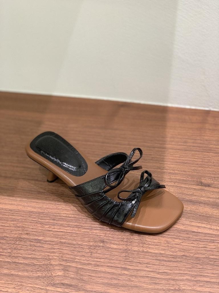 Hausschuhe mit hohen Absätzen Damen Oberbekleidung Sommer neu Französisch Retro sanfte Schleife mit Rock Sandalen schönes Temperament Sandalen