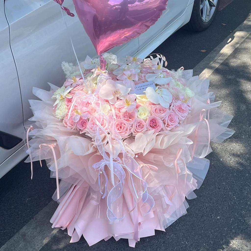 Eternal Flower: Elegant Mixed Rose Bouquet - Ideal for Girlfriend, Best Friend, or as a Luxurious Birthday Gift. Simulation Soap Flower Bouquet.