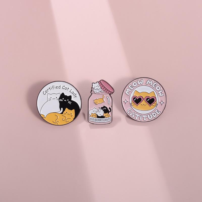Adorable Cartoon Cat Brooches With Colorful Metal Badges For Trendy Bag Accessories